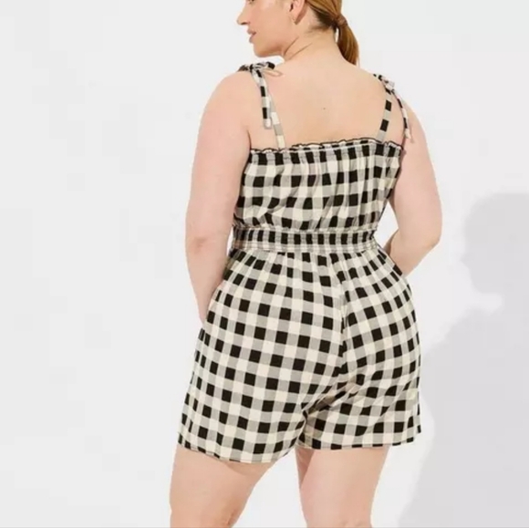 Torrid Stretch Challis Tie Strap Romper Gingham 00 BNWT - Picture 2 of 11